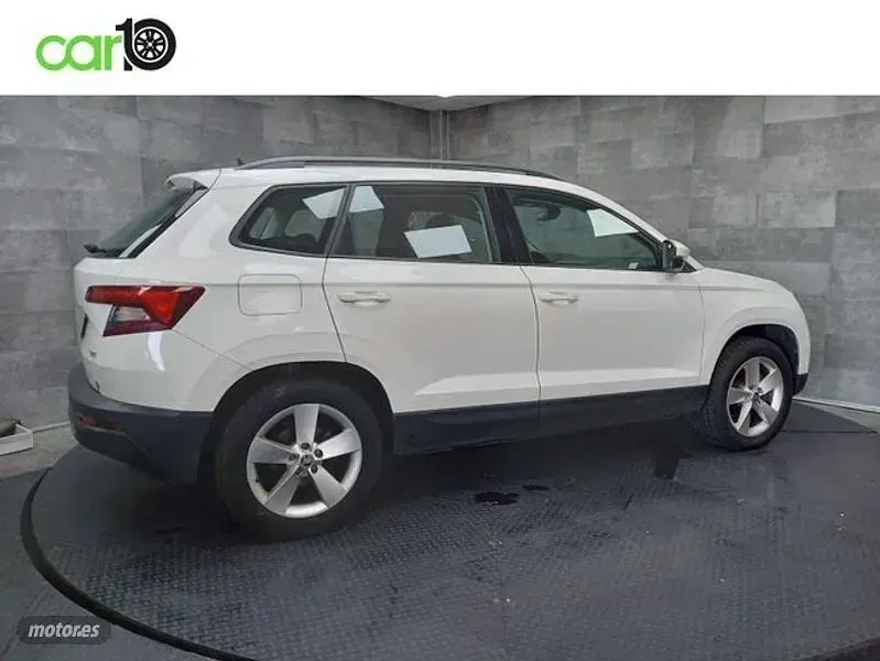 Usado Skoda Karoq Ambition 150 CV (110 kW) 2021 Blanco SUV