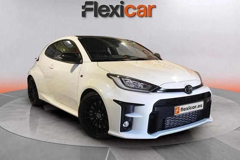 Blanco Usado 2022 Toyota Yaris Berlina | 28.990 € (Super precio) - Imagen 1/4