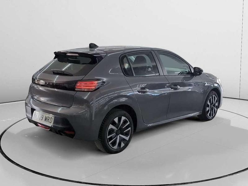 Usado Peugeot 208 Active 102 CV (75 kW) 2024 Gris Utilitario