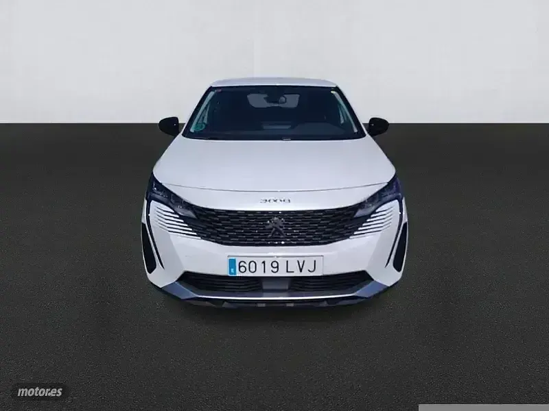 Usado Peugeot 3008 Active 130 CV (95 kW) 2021 Blanco SUV