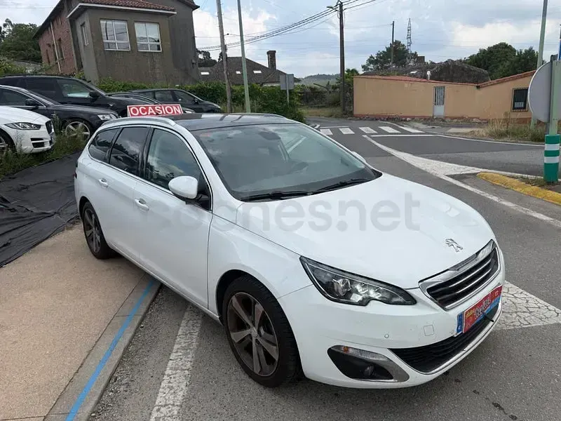 Usado Peugeot 308 SW Access 115 CV (84 kW) 2015 Blanco Familiar