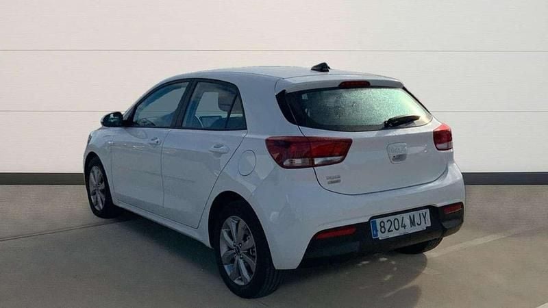 Usado Kia Rio 101 CV (74 kW) 2023 Blanco Utilitario