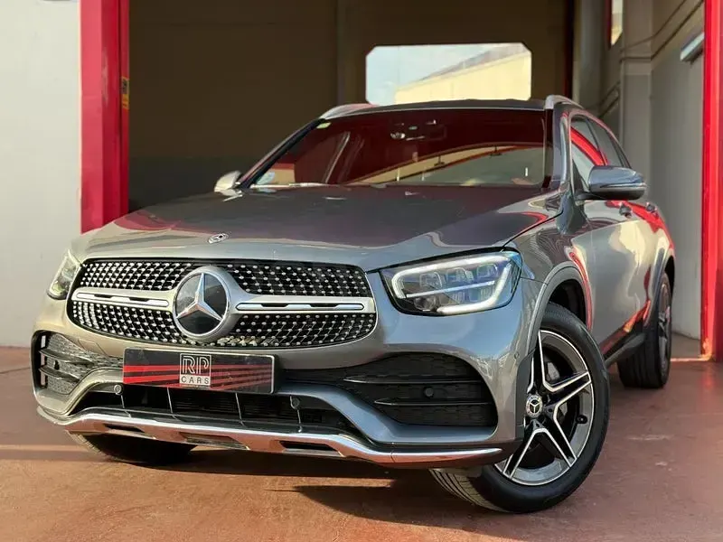 Usado Mercedes GLC200 197 CV (144 kW) 2020 Gris / plata SUV