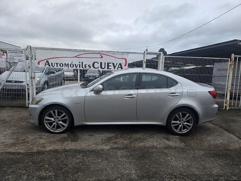 Usado Lexus IS220d President Line 177 CV (130 kW) 2007 Gris / plata Berlina