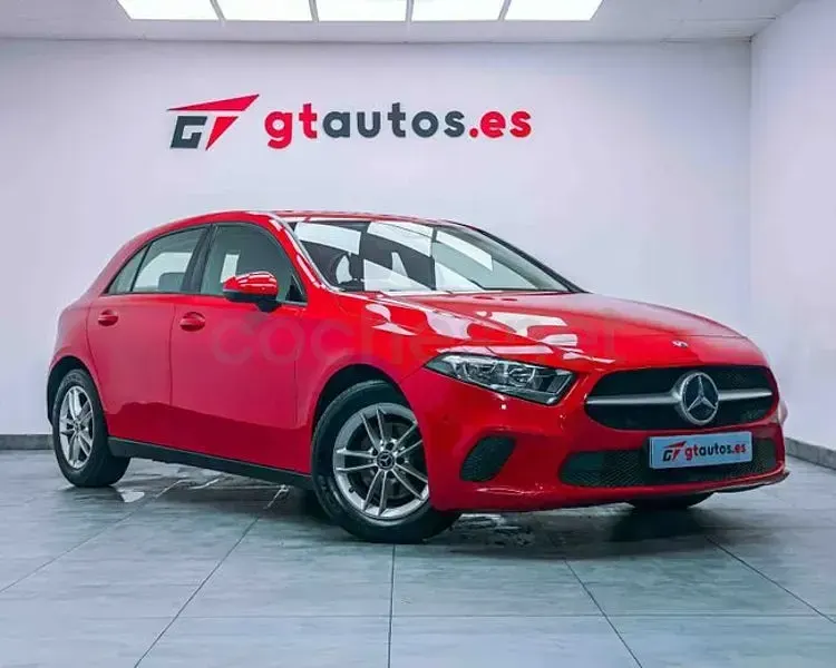 Usado Mercedes A180 116 CV (85 kW) 2019 Rojo Berlina