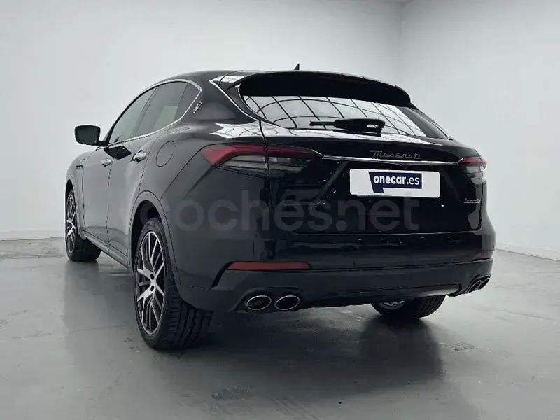 Usado Maserati Levante GT 330 CV (242 kW) 2023 Negro SUV