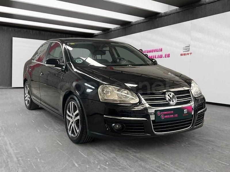Usado VW Jetta Advance 140 CV (102 kW) 2007 Negro Berlina