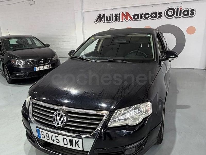 Usado VW Passat Advance 140 CV (102 kW) 2006 Negro Berlina