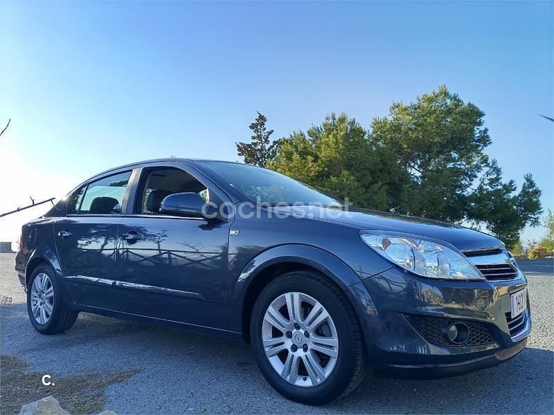 Usado Opel Astra Enjoy 100 CV (73 kW) 2009 Azul Berlina