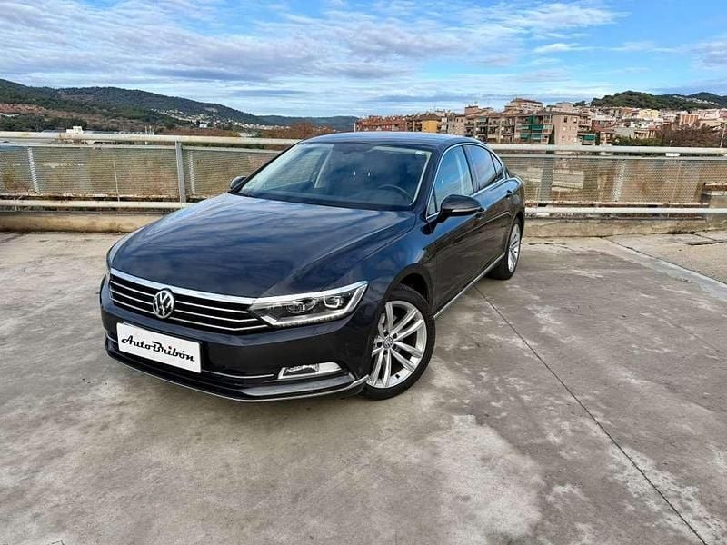 Usado VW Passat Executive 150 CV (110 kW) 2019 Negro Berlina