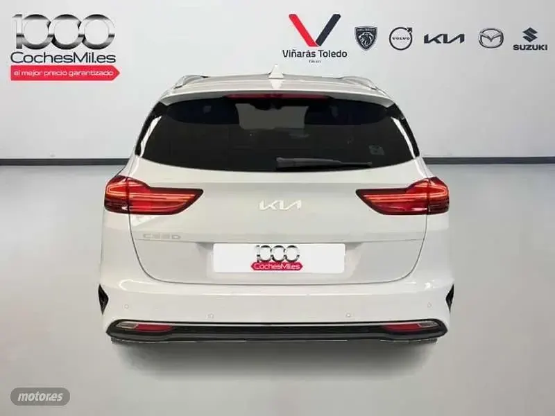 Usado Kia Ceed Sportswagon Style 100 CV (73 kW) 2025 Blanco Familiar