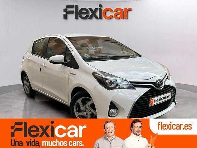 Usado Toyota Yaris Hybrid Advance 100 CV (73 kW) 2016 Blanco Berlina