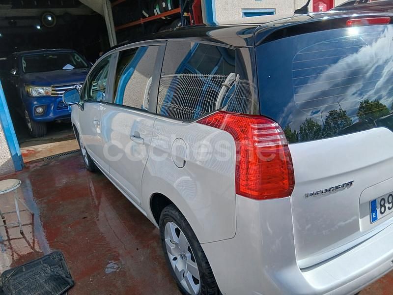 Usado Peugeot 5008 Access 120 CV (88 kW) 2014 Blanco Monovolumen