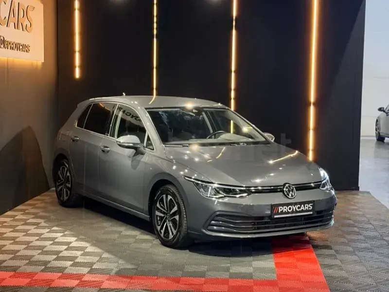 Usado VW Golf VII Style 150 CV (110 kW) 2021 Gris / plata Utilitario