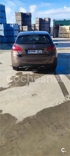 Usado Peugeot 308 Business-Line 120 CV (88 kW) 2015 Marrón Berlina
