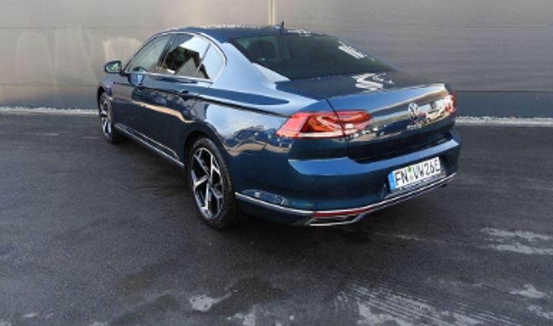 Usado VW Passat GTE 218 CV (160 kW) 2021 Azul metalizado Berlina