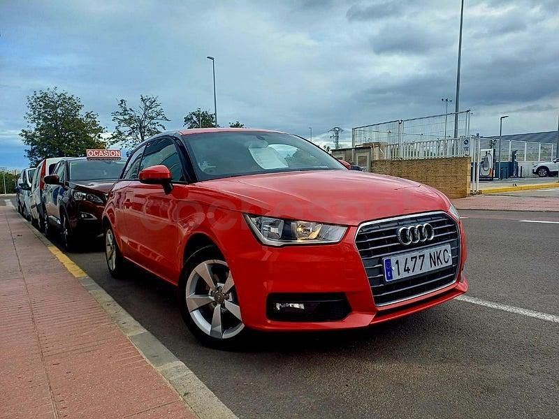Usado Audi A1 125 CV (91 kW) 2015 Rojo Utilitario