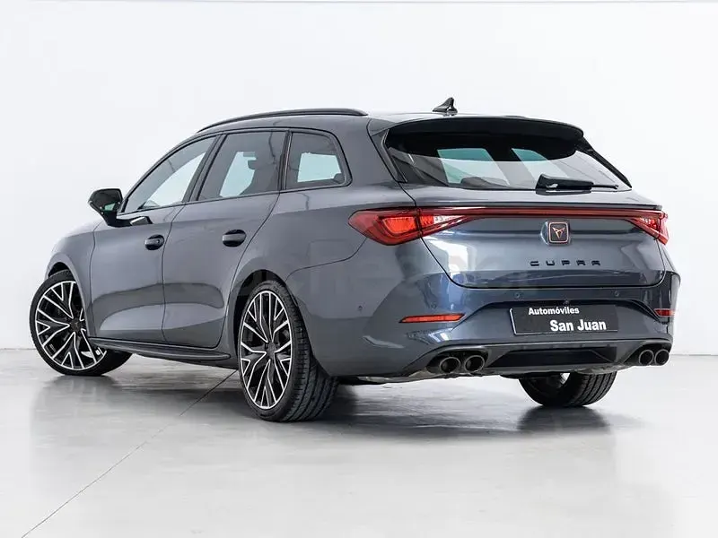 Usado Cupra Leon VZ 310 CV (228 kW) 2022 Gris / plata Familiar