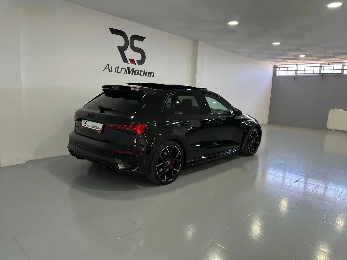 Usado Audi RS3 Sportback 400 CV (294 kW) 2023 Negro Utilitario
