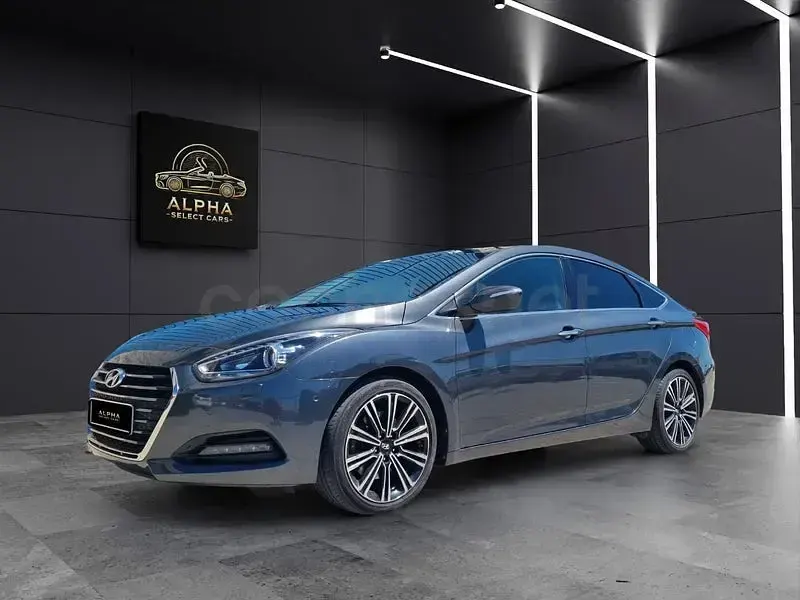 Usado Hyundai i40 141 CV (103 kW) 2015 Gris / plata Berlina
