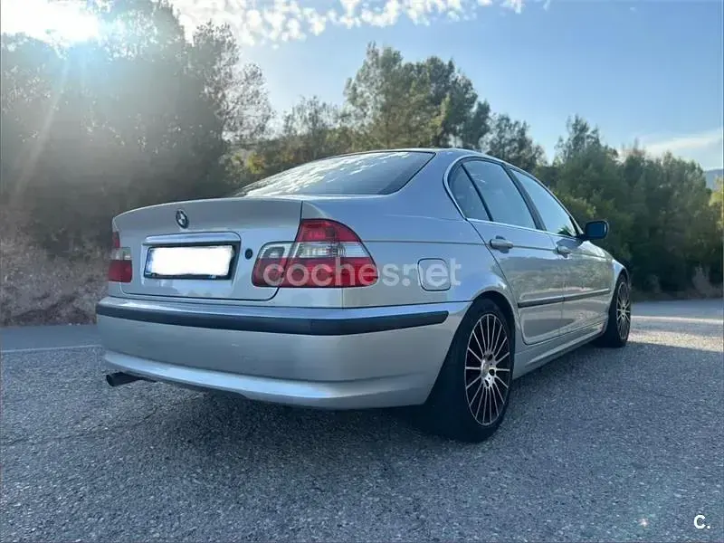 Usado BMW 318 143 CV (105 kW) 2005 Gris / plata Berlina