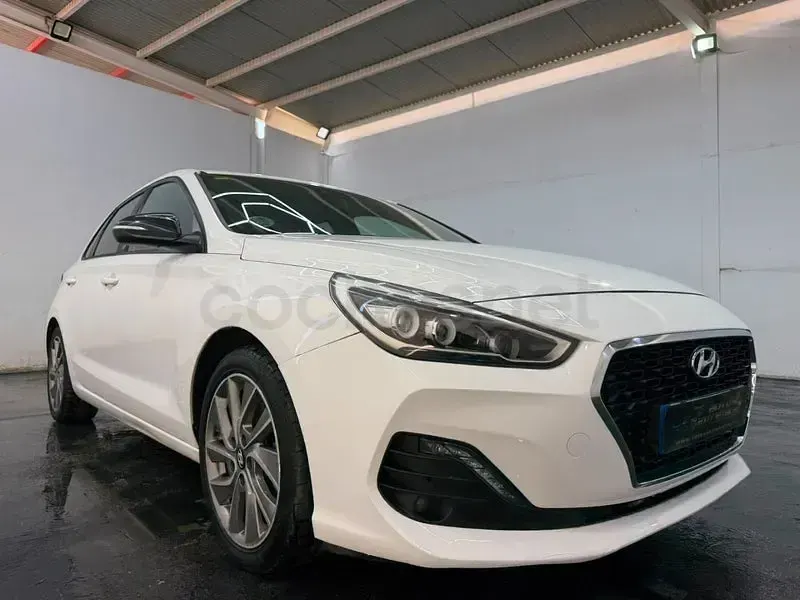 Usado Hyundai i30 GO! 116 CV (85 kW) 2019 Blanco Berlina