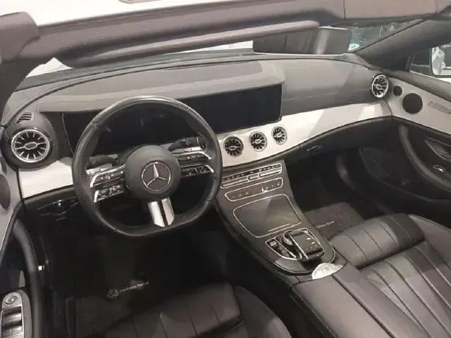 Usado Mercedes E220 194 CV (142 kW) 2023 Plata hightech