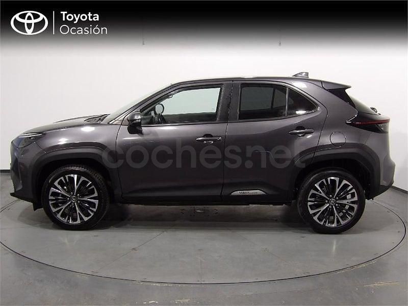 Usado Toyota Yaris Cross Style 116 CV (85 kW) 2023 Gris / plata SUV