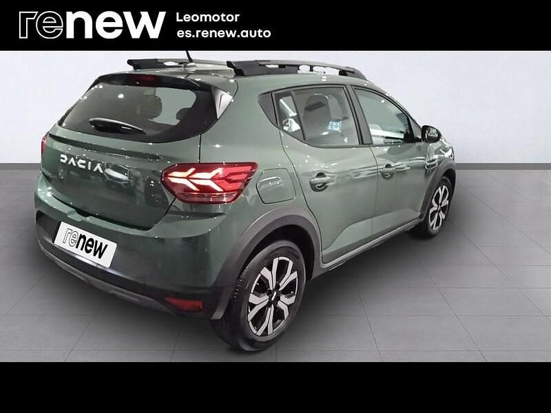 Usado Dacia Sandero Expression 100 CV (73 kW) 2023 Verde Berlina