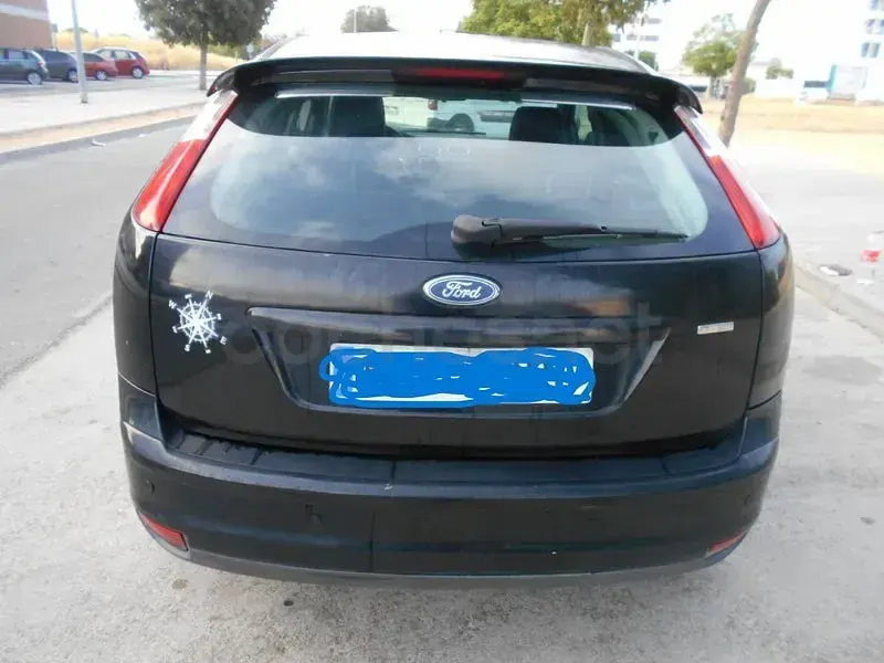 Usado Ford Focus Ambiente 90 CV (66 kW) 2006 Negro Berlina