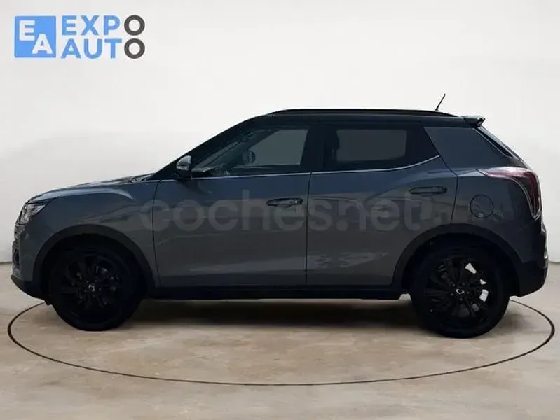 Usado SsangYong Tivoli 163 CV (119 kW) 2021 Gris / plata SUV
