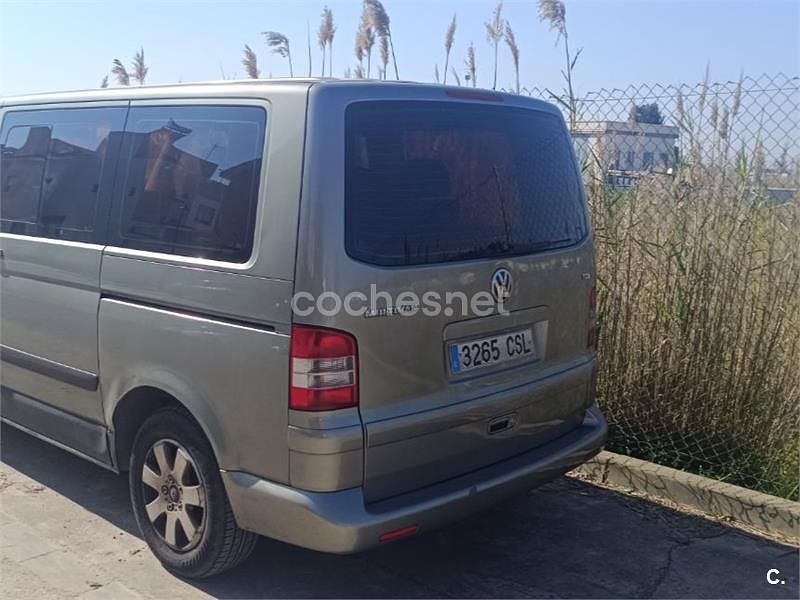 Usado VW Multivan Comfortline 130 CV (95 kW) 2004 Verde Monovolumen