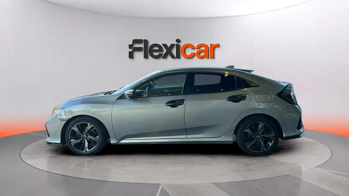 Usado Honda Civic Comfort 129 CV (94 kW) 2018 Gris Utilitario