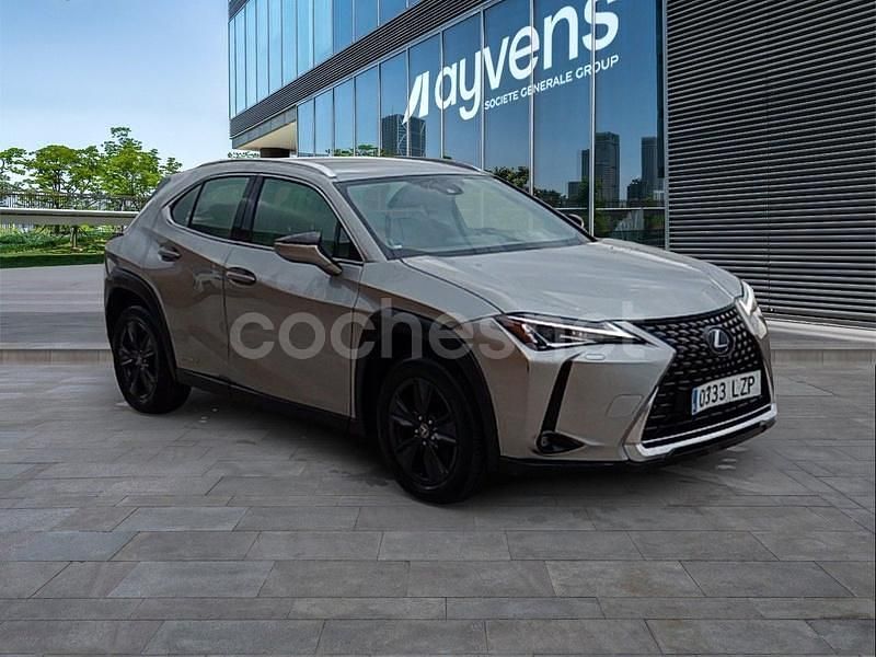 Usado Lexus UX Business Edition 184 CV (135 kW) 2022 Gris / plata SUV