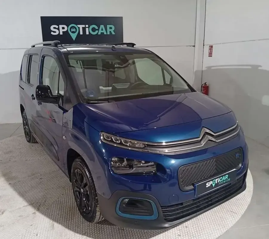 Usado Citroën Berlingo Shine 100 kW (136 CV) 2024 Azul Monovolumen