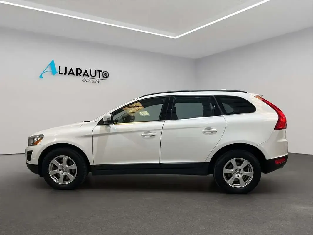 Usado Volvo XC60 Momentum 163 CV (119 kW) 2011 Blanco SUV