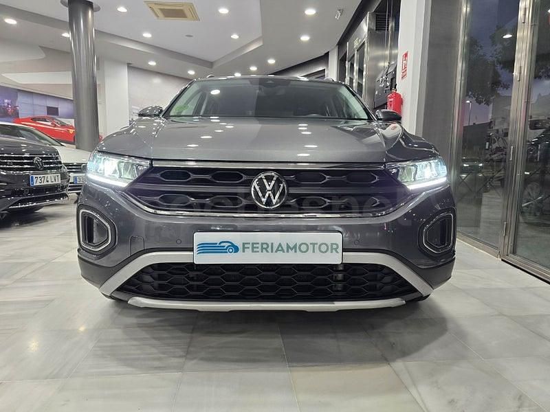 Usado VW T-Roc Life 150 CV (110 kW) 2023 Gris / plata SUV