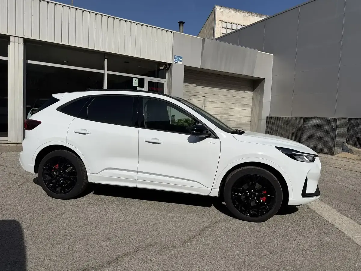 Nuevo Ford Kuga ST-Line X 243 CV (178 kW) 2026 Blanco SUV