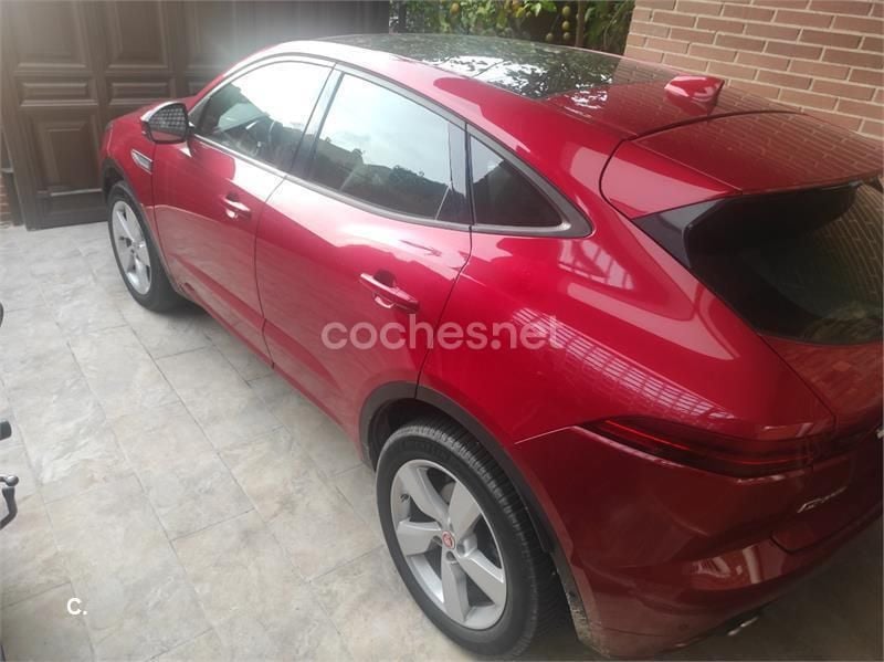 Usado Jaguar E-Pace R-Dynamic 180 CV (132 kW) 2018 Rojo SUV