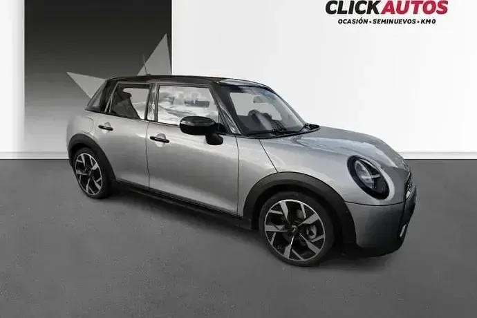 Usado Mini Cooper Classic 114 kW (156 CV) 2025 Rojo Utilitario