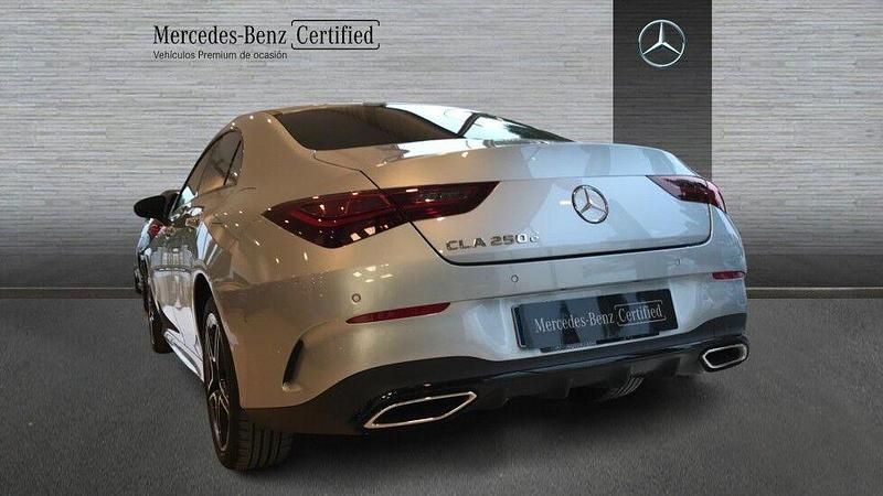 Usado Mercedes CLA250e AMG line 218 CV (160 kW) 2024 Gris Berlina