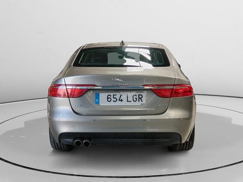 Usado Jaguar XF Prestige 180 CV (132 kW) 2020 Gris Berlina