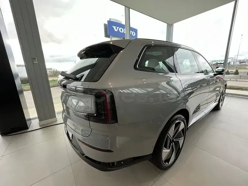 Nuevo Volvo EX90 Ultra 300 kW (408 CV) 2026 Eléctrico SUV