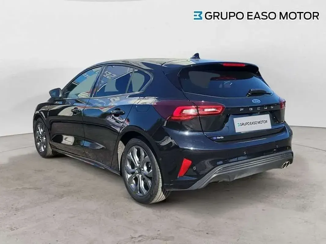 Usado Ford Focus ST-Line X 155 CV (114 kW) 2025 Negro Utilitario