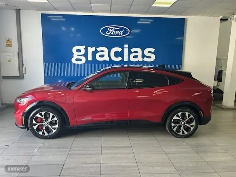 Usado Ford Mustang Mach-E Premium 258 kW (351 CV) 2024 Rojo SUV