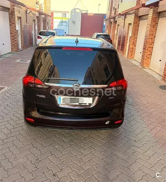 Usado Opel Zafira Tourer Selective 130 CV (95 kW) 2013 Granate Monovolumen