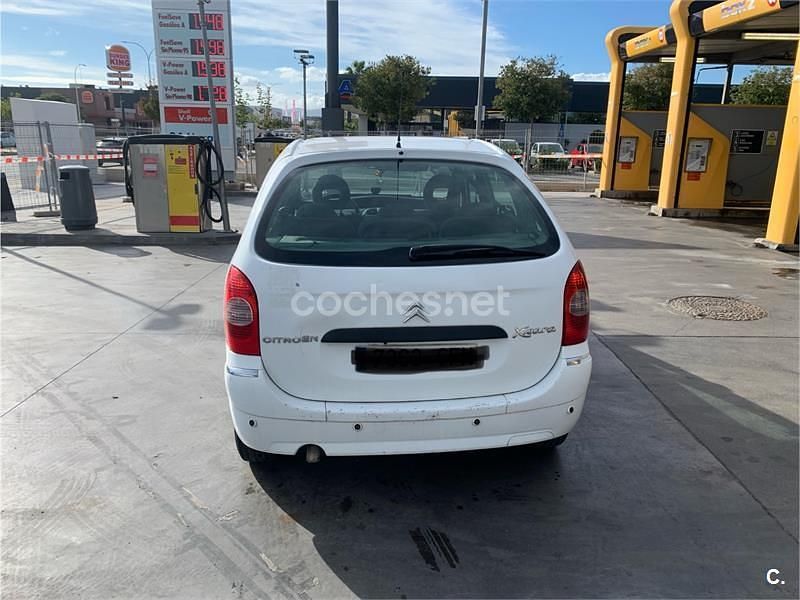 Usado Citroën Xsara Picasso Exclusive 110 CV (80 kW) 2008 Blanco Monovolumen