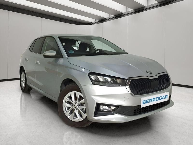 Gris Usado 2024 Skoda Fabia Selection Berlina | 17.690 € (Precio justo) - Imagen 1/4