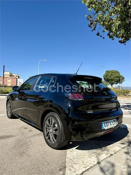 Usado Peugeot 208 Style 100 CV (73 kW) 2021 Negro Utilitario