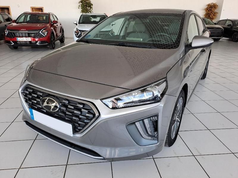 Usado Hyundai Ioniq Style 141 CV (103 kW) 2021 Gris Utilitario